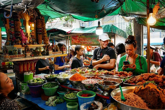 Mark Wiens explores food in Bangkok