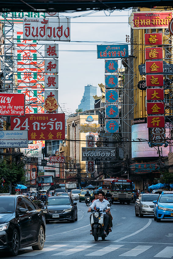 Traffic in Bangkok's Chinatown